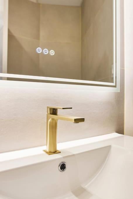 Gran Via Style Appartement Madrid Buitenkant foto